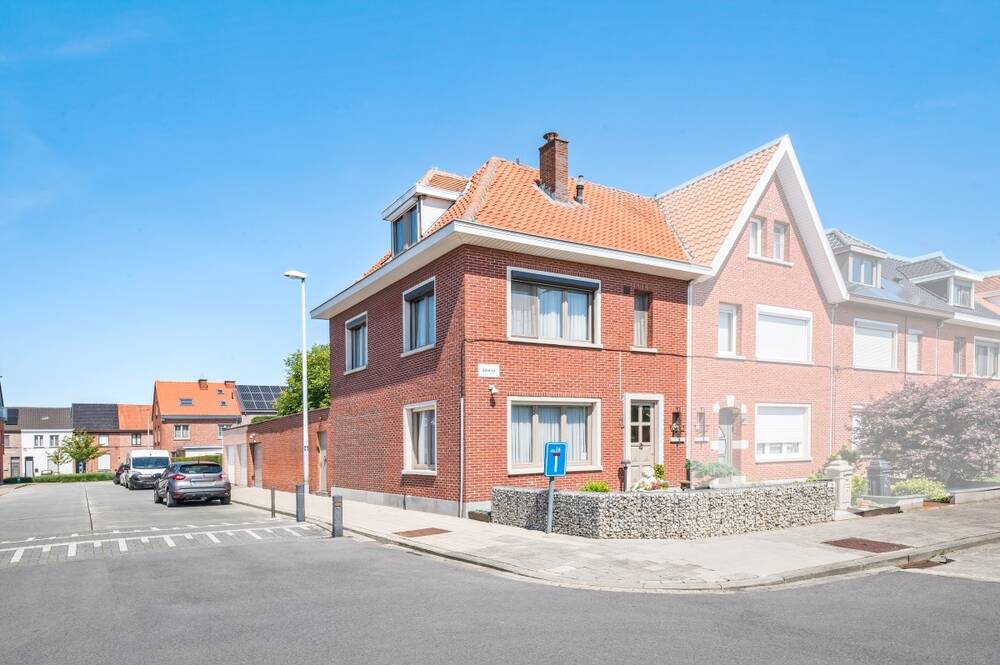 Huis te  koop in Sint-Niklaas 9100 295000.00€ 5 slaapkamers 129.00m² - Zoekertje 296394