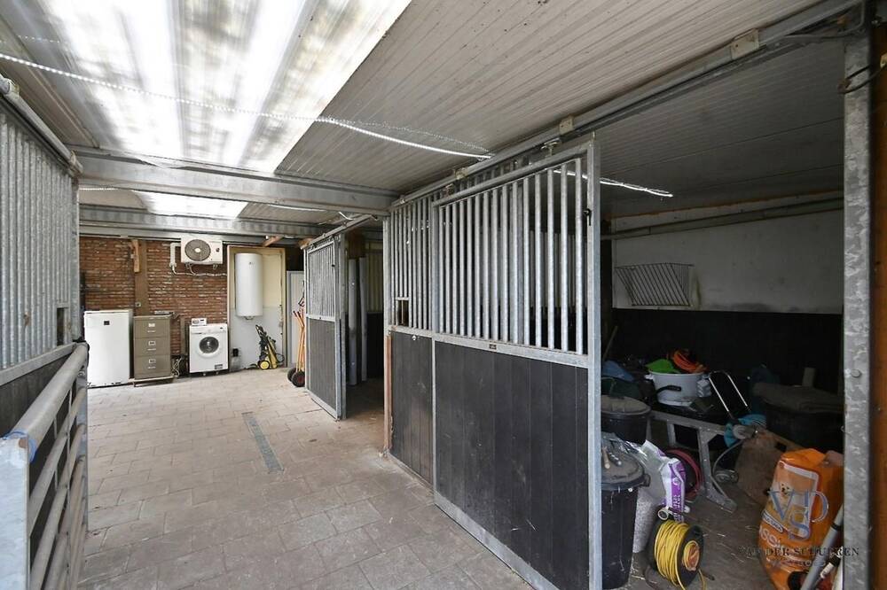 Huis te  koop in Ouwegem 9750 585000.00€ 3 slaapkamers 266.00m² - Zoekertje 297468