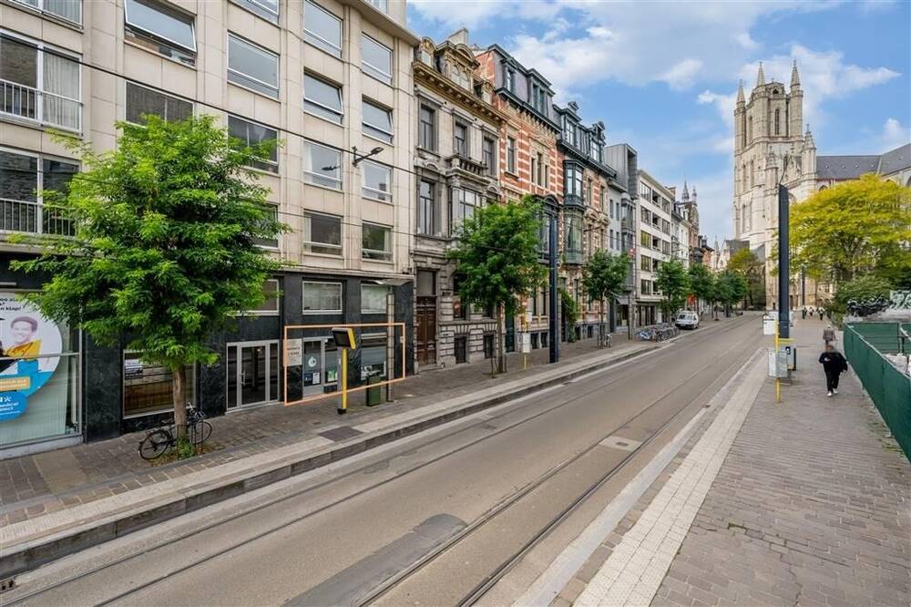 Handelszaak te  koop in Gent 9000 330000.00€  slaapkamers m² - Zoekertje 302653