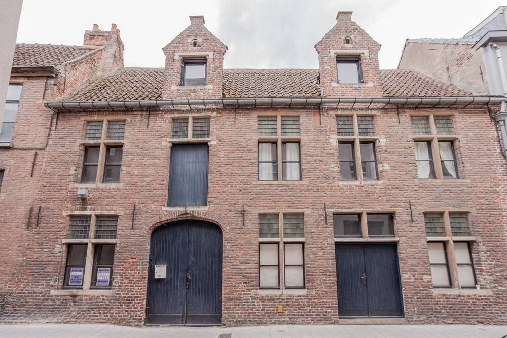 Huis te  in Gent 9000 700000.00€ 5 slaapkamers 615.00m² - Zoekertje 303252