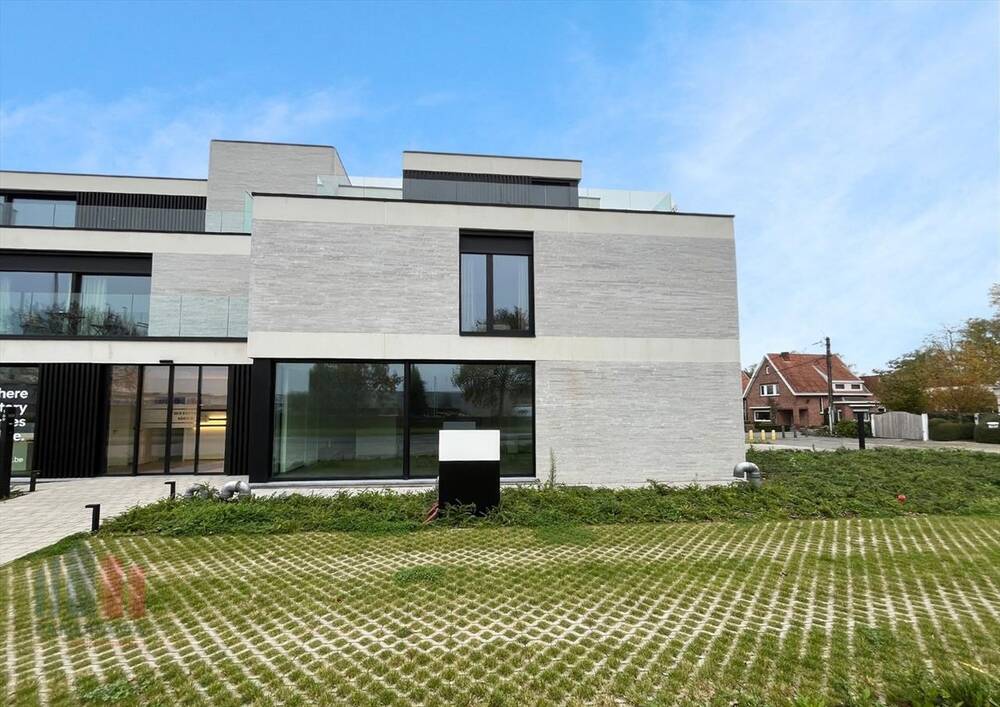 Handelszaak te  huur in Lochristi 9080 2640.00€  slaapkamers 198.00m² - Zoekertje 304877