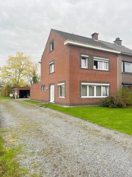 Huis te  huur in Sint-Niklaas 9100 1100.00€ 2 slaapkamers m² - Zoekertje 305855