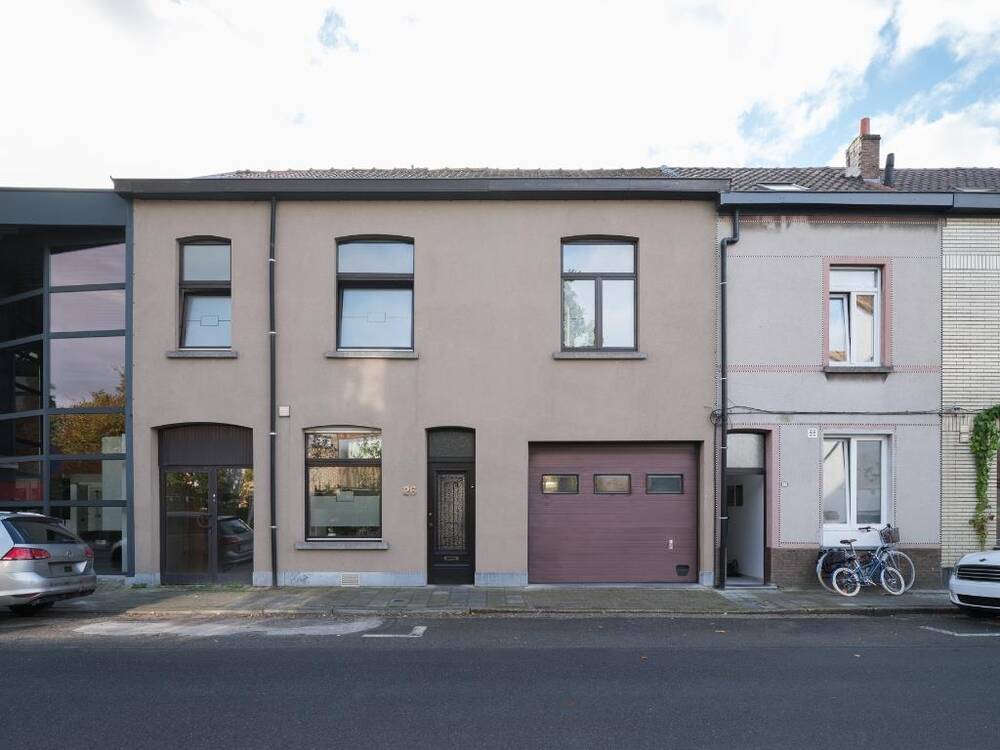 Huis te  koop in Sint-Amandsberg 9040 428000.00€ 4 slaapkamers 185.00m² - Zoekertje 305187