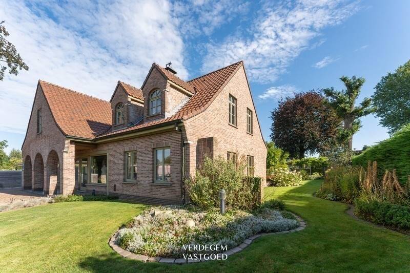 Huis te  koop in Assenede 9960 0.00€ 5 slaapkamers 374.00m² - Zoekertje 305881