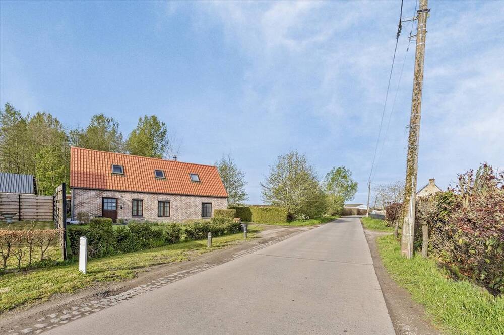 Huis te  koop in Knesselare 9910 350000.00€ 3 slaapkamers 146.00m² - Zoekertje 305945