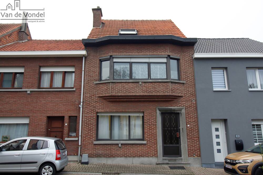 Huis te  koop in Erembodegem 9320 320000.00€ 4 slaapkamers 215.00m² - Zoekertje 305821