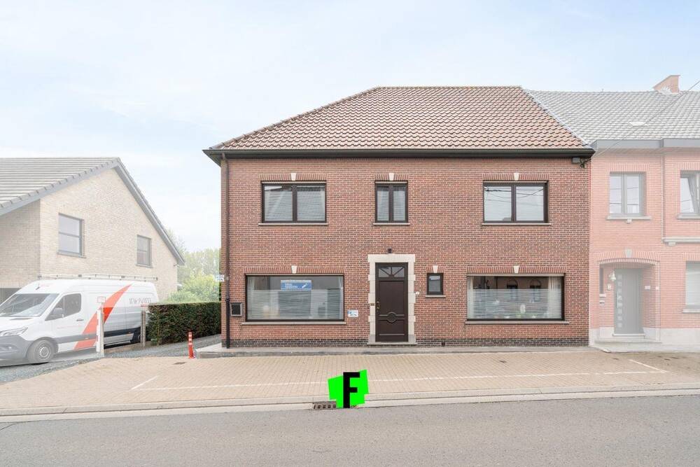 Huis te  koop in Herzele 9550 424000.00€ 4 slaapkamers 305.00m² - Zoekertje 306265