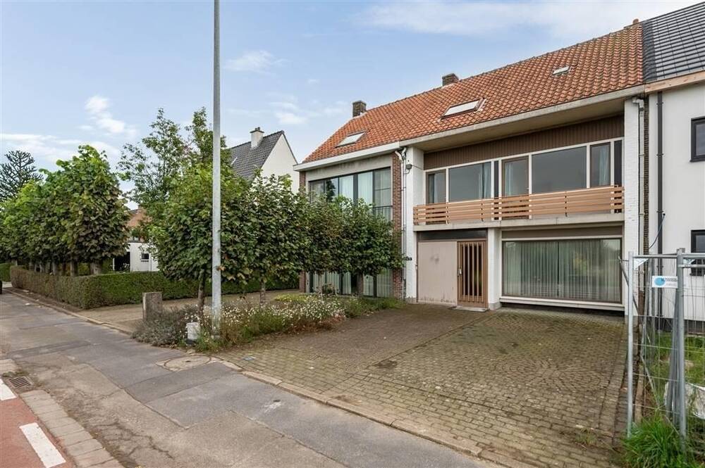 Huis te  koop in Sint-Niklaas 9100 315000.00€ 5 slaapkamers 194.80m² - Zoekertje 306788