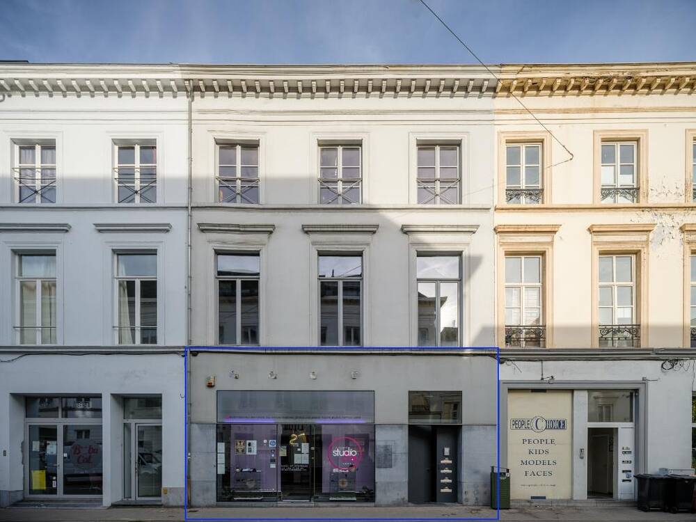 Handelszaak te  koop in Gent 9000 365000.00€  slaapkamers m² - Zoekertje 309963