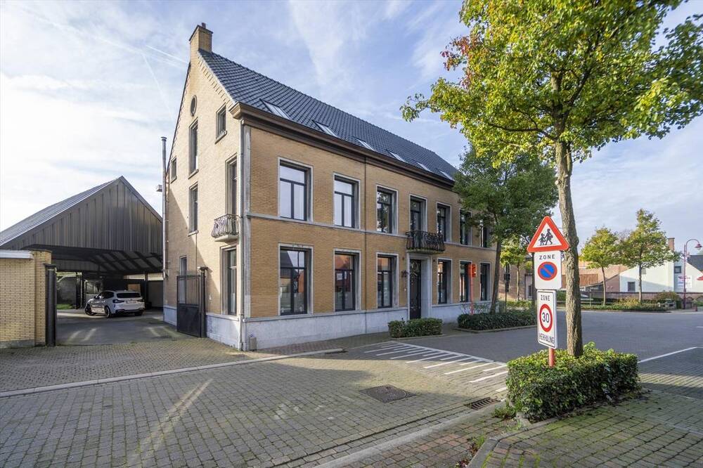 Huis te  koop in Lotenhulle 9880 910000.00€ 5 slaapkamers 541.00m² - Zoekertje 310218