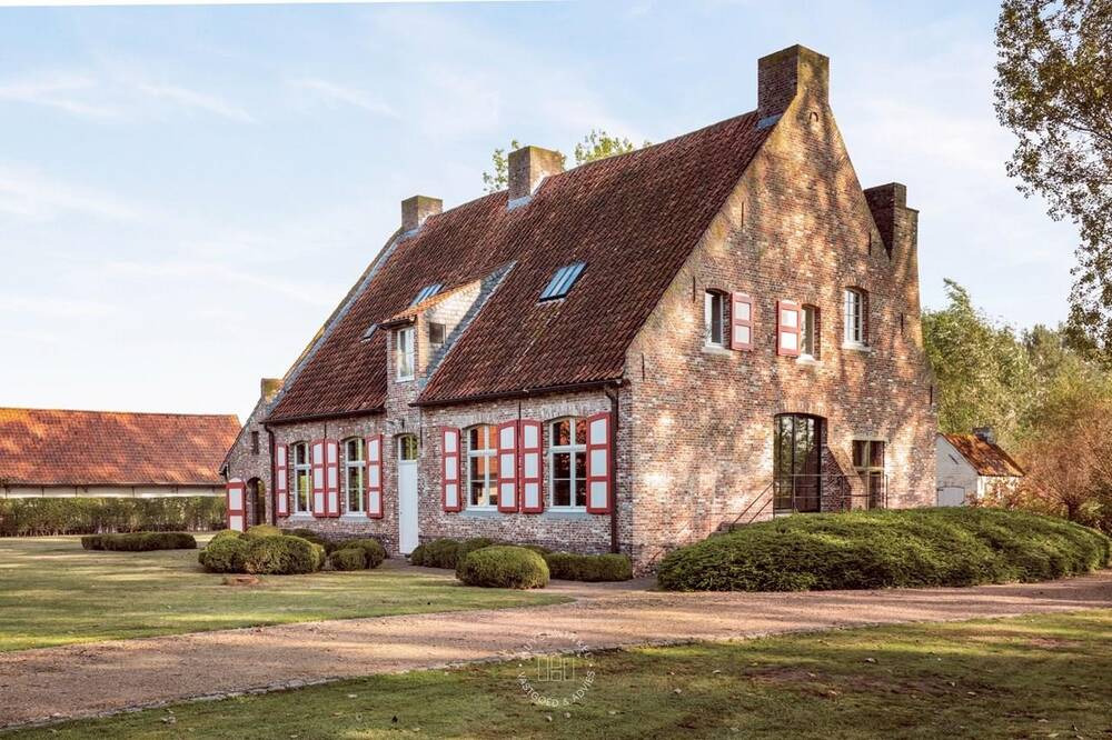 Huis te  koop in Lochristi 9080 2350000.00€ 3 slaapkamers 350.00m² - Zoekertje 310626