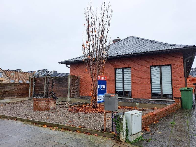 Bungalow te  huur in Nieuwerkerken 9320 1100.00€ 4 slaapkamers 230.00m² - Zoekertje 314599