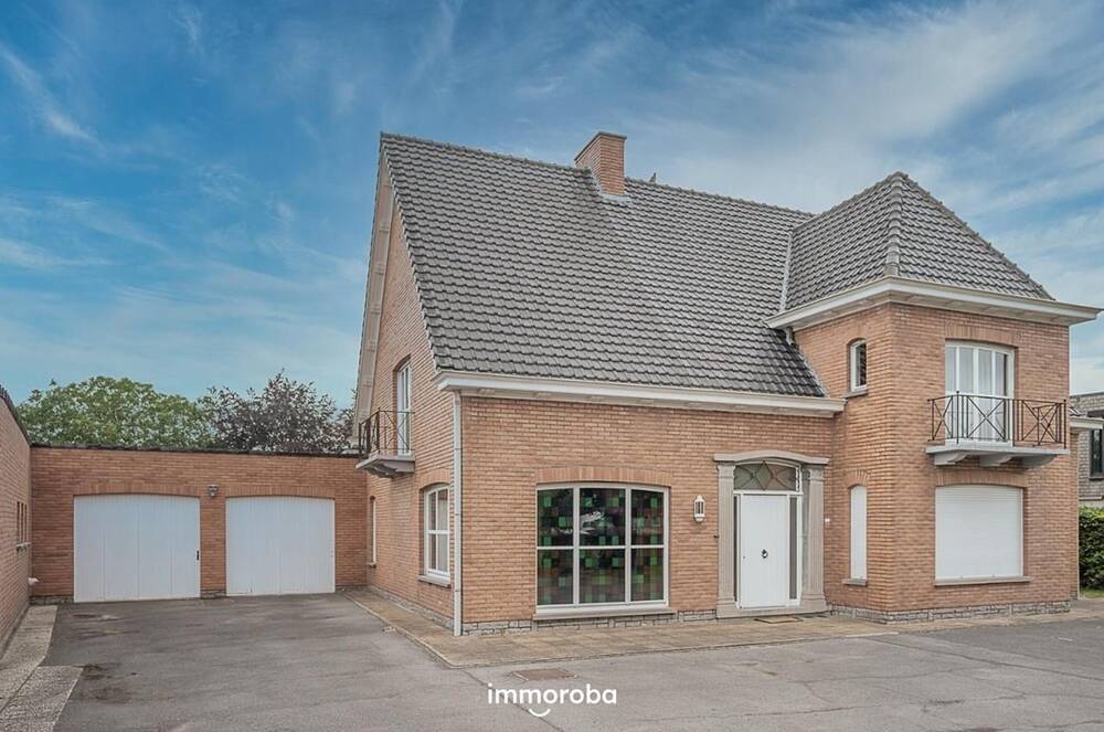 Villa te  huur in Zulte 9870 2200.00€ 6 slaapkamers m² - Zoekertje 316289