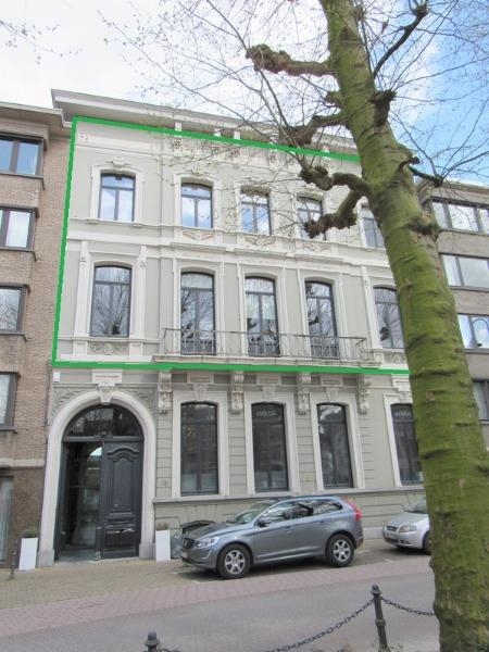 Handelszaak te  in Sint-Niklaas 9100 2250.00€  slaapkamers m² - Zoekertje 372349